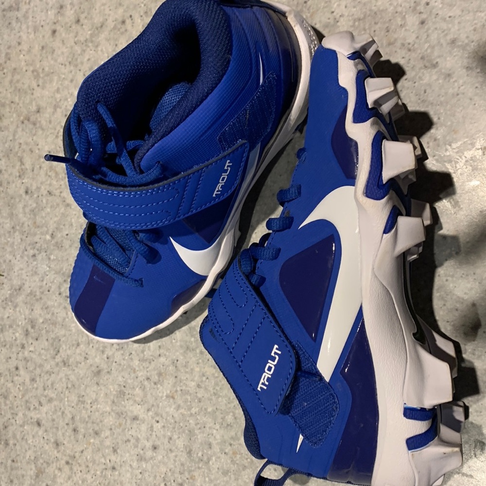 Nike Trout boys baseball cleats 3Y blue almost band new